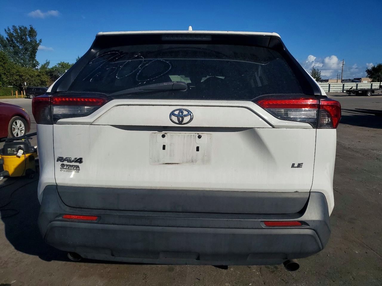 2019 TOYOTA RAV4 LE photo 6