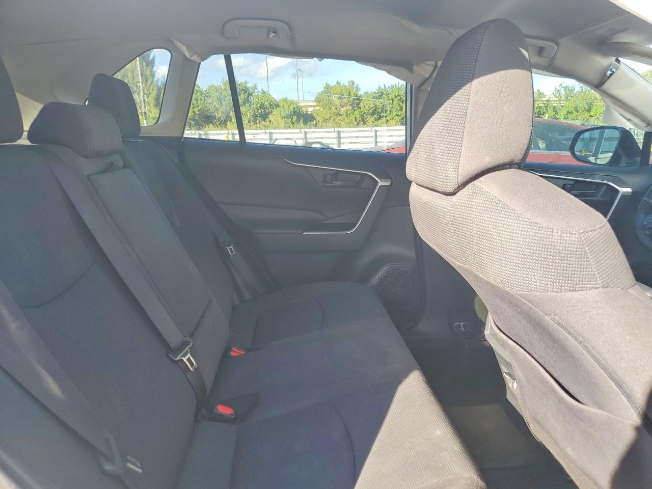 2019 TOYOTA RAV4 LE photo 10