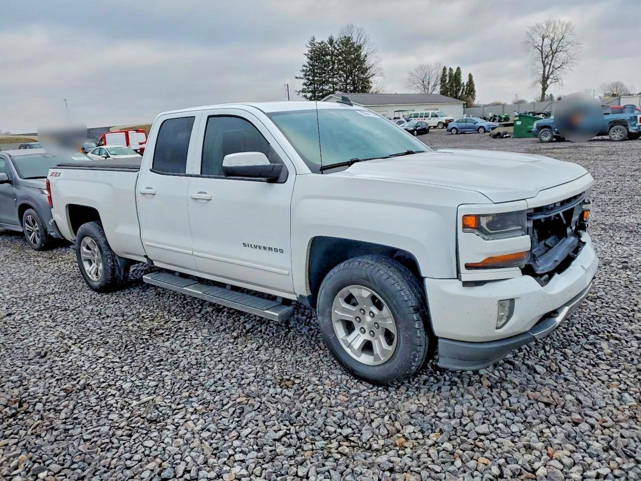 2016 CHEVROLET SILVERADO K1500 LT photo 4