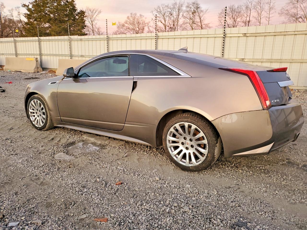 2012 CADILLAC CTS photo 2