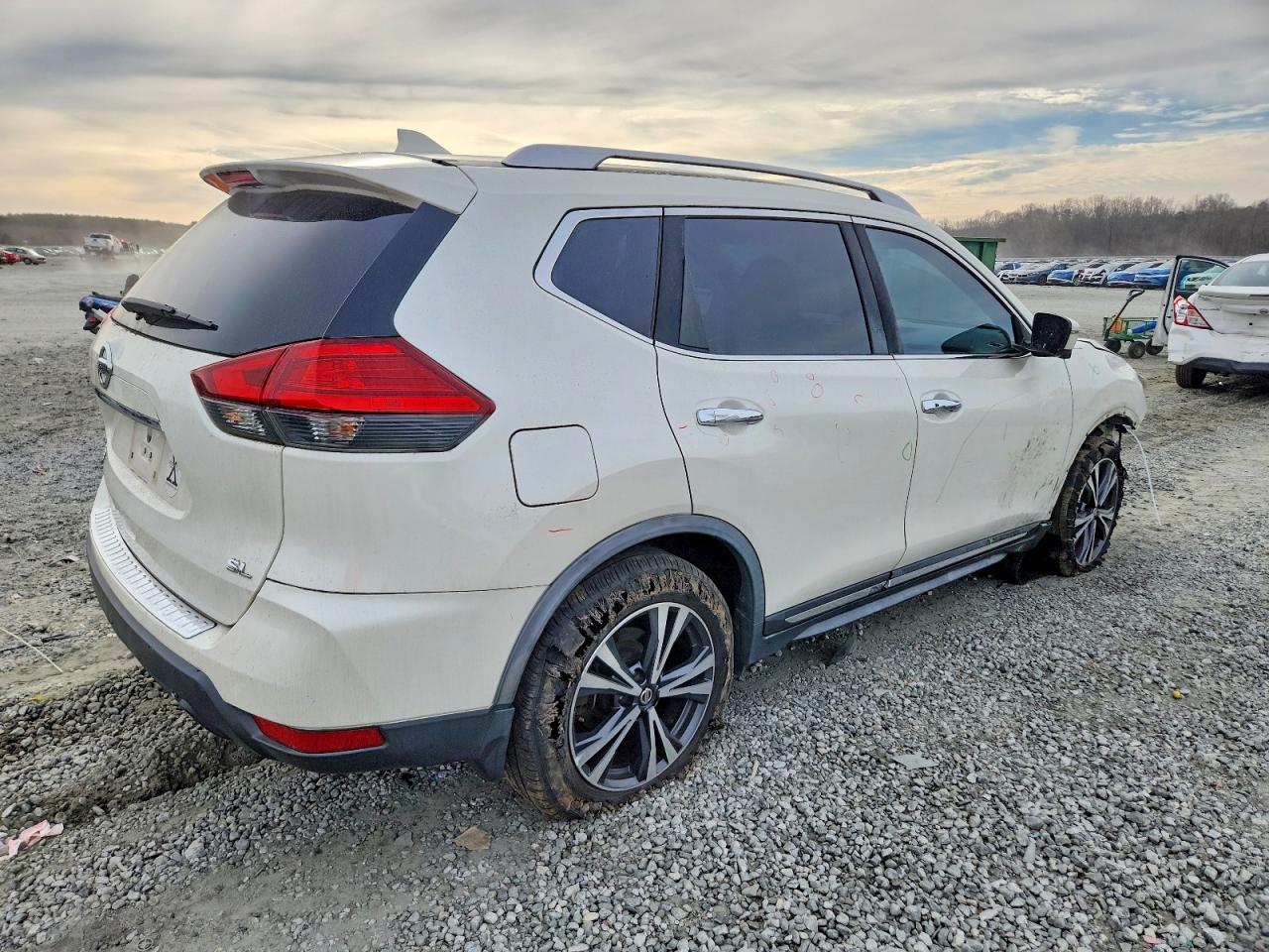 2017 NISSAN ROGUE S photo 3