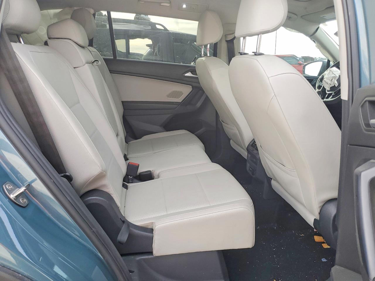 2021 VOLKSWAGEN TIGUAN SE photo 10