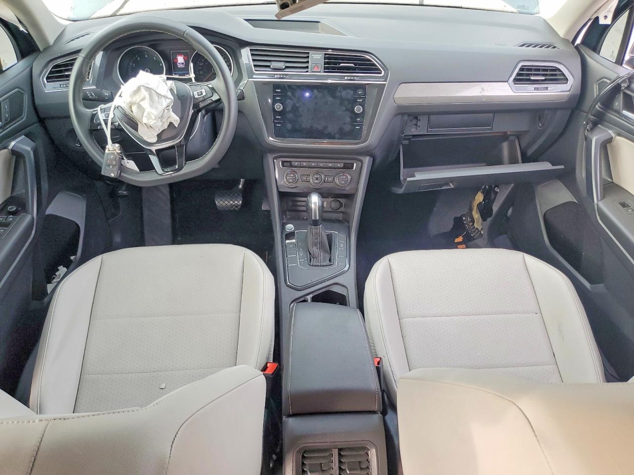 2021 VOLKSWAGEN TIGUAN SE photo 8