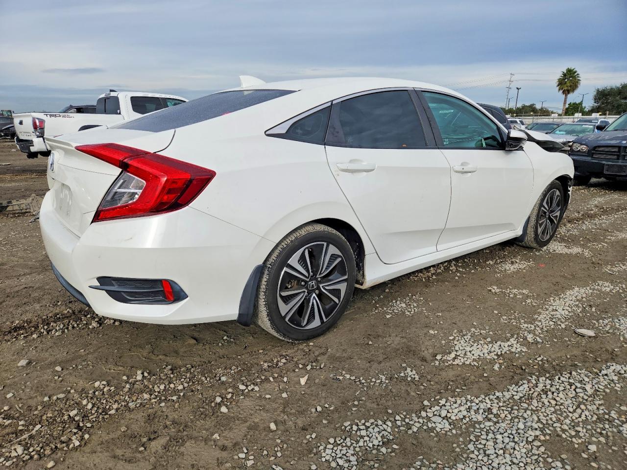 2017 HONDA CIVIC EXL photo 3