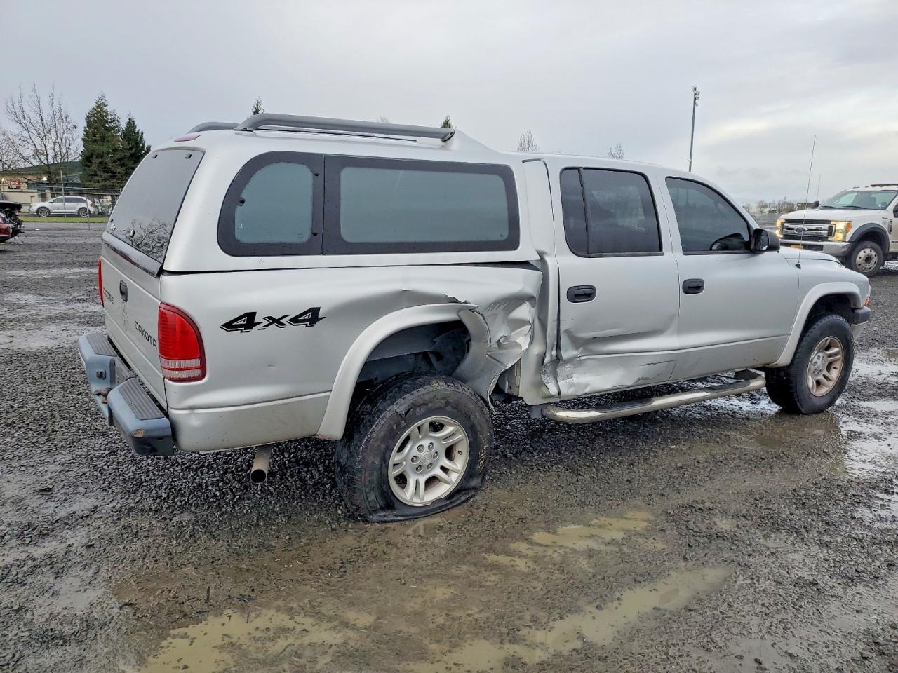 2004 DODGE DAKOTA QUAD SPORT photo 3