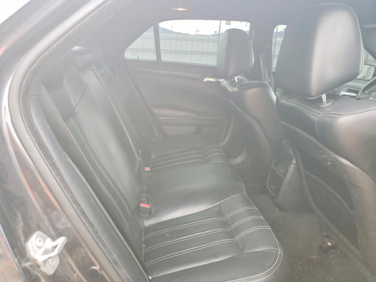 2015 CHRYSLER 300 S photo 10