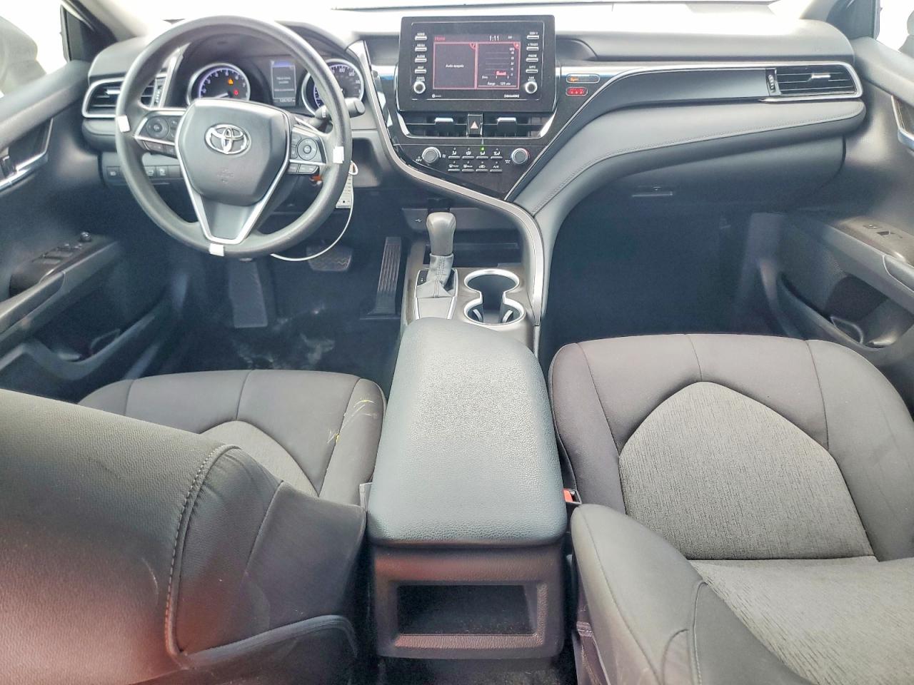 2021 TOYOTA CAMRY LE photo 8