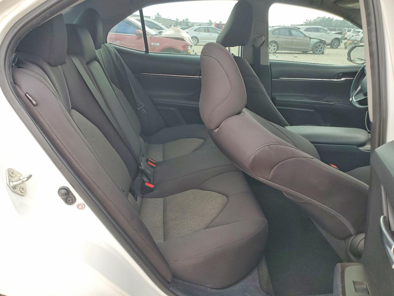 2021 TOYOTA CAMRY LE photo 10