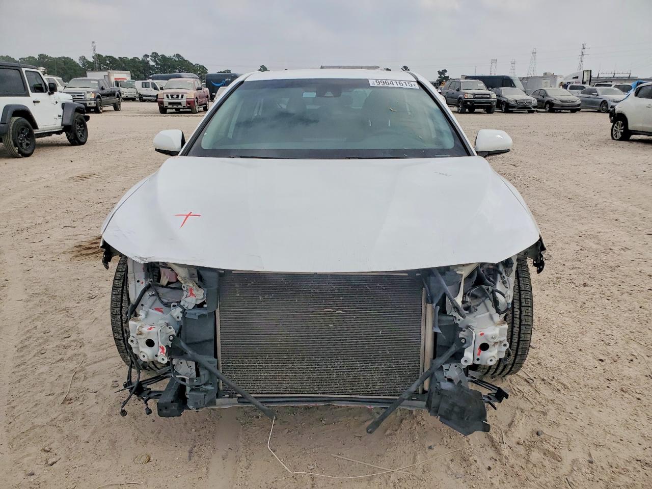 2021 TOYOTA CAMRY LE photo 5