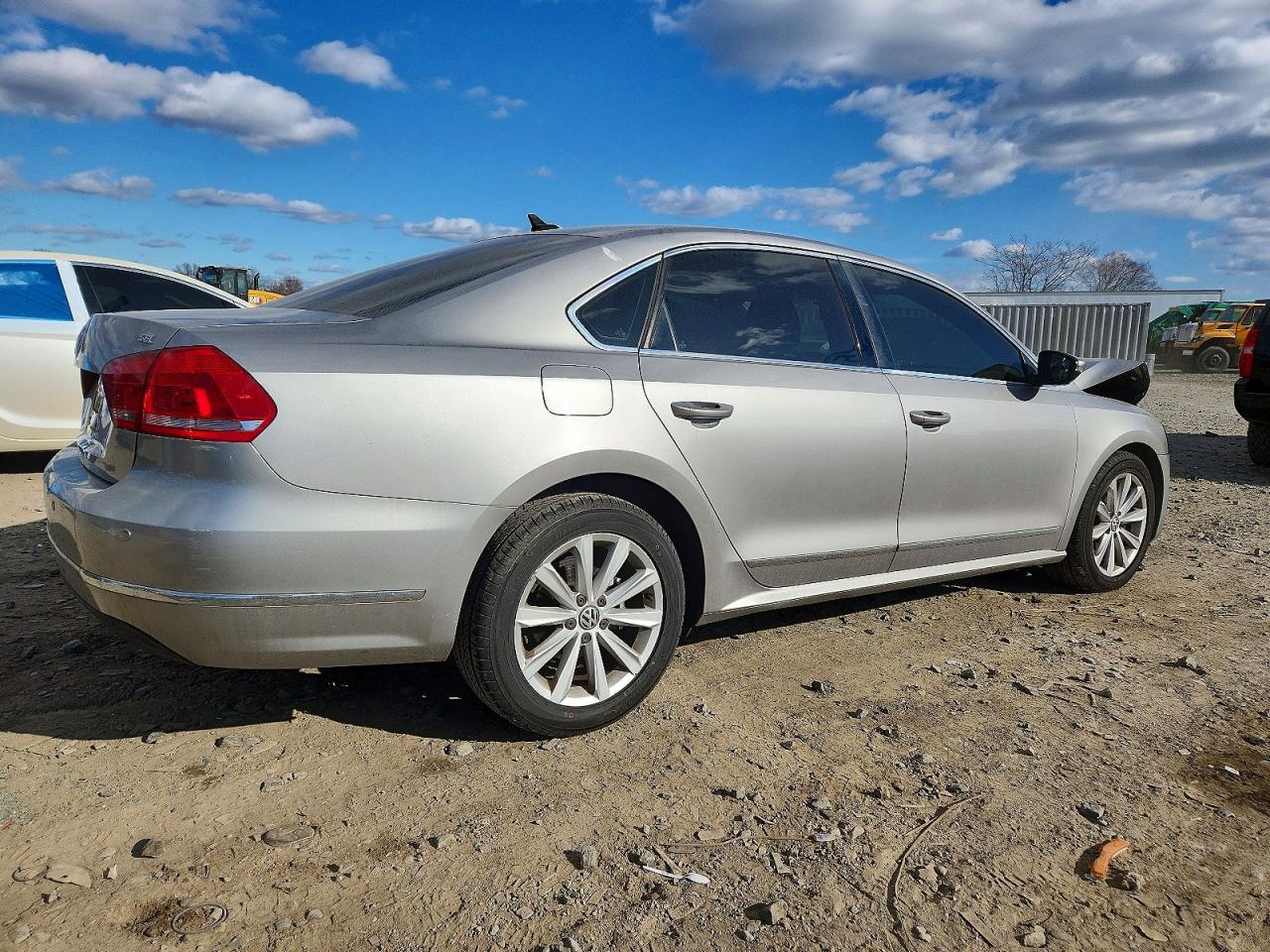 2012 VOLKSWAGEN PASSAT SEL photo 3