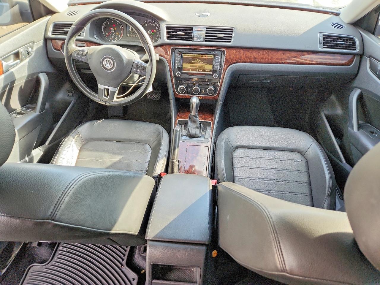 2012 VOLKSWAGEN PASSAT SEL photo 8