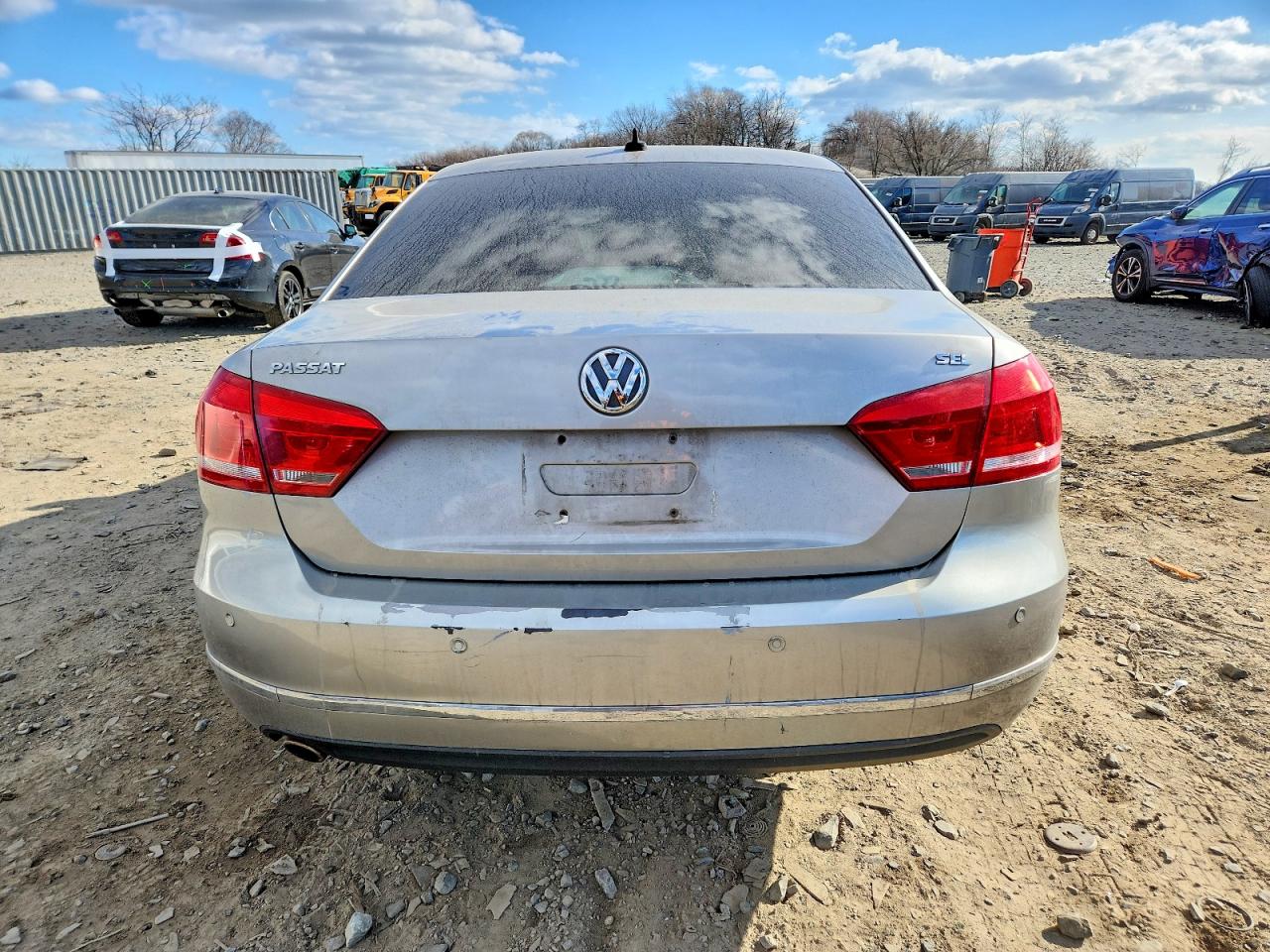 2012 VOLKSWAGEN PASSAT SEL photo 6