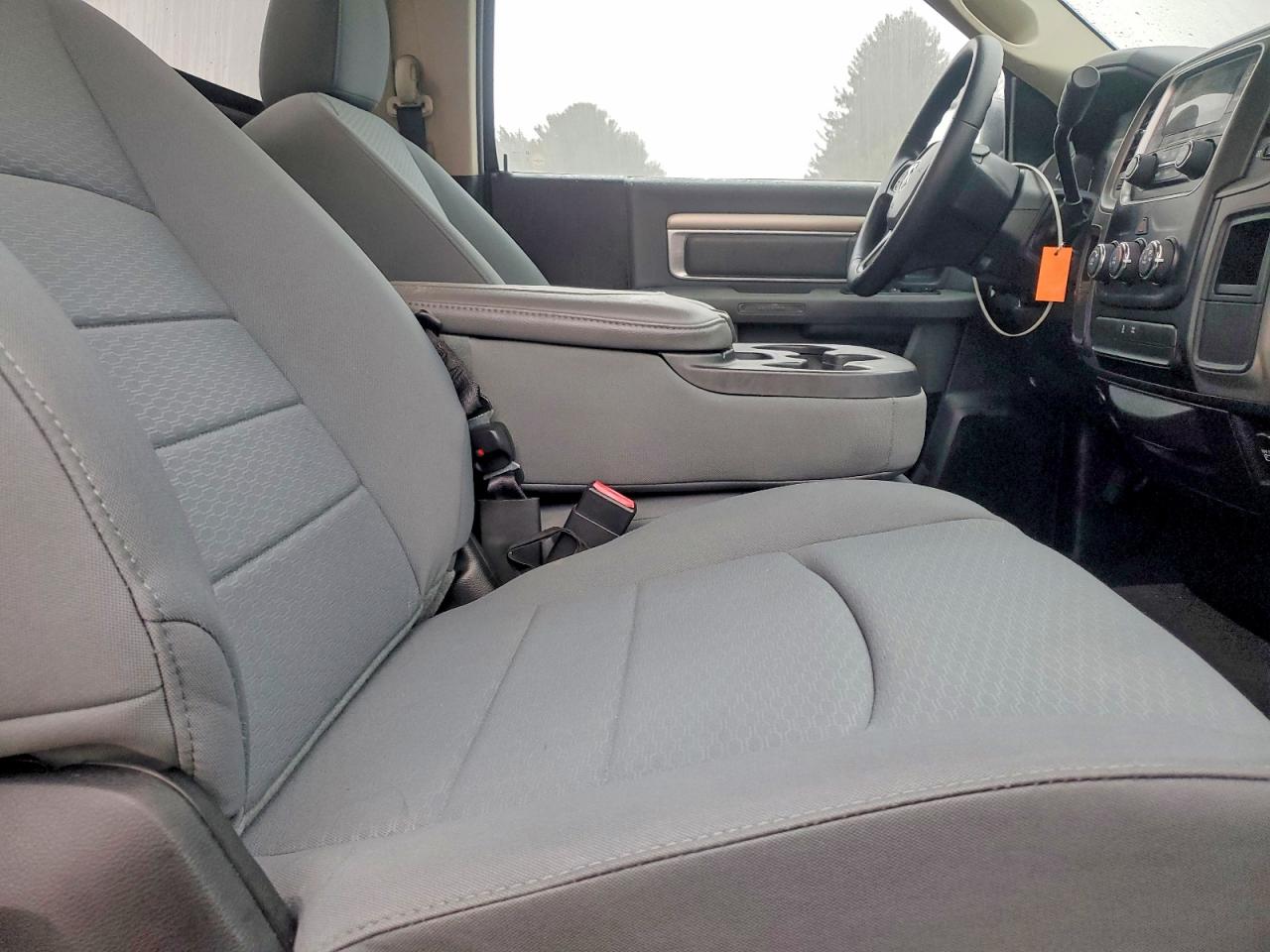 2013 RAM 1500 ST photo 10