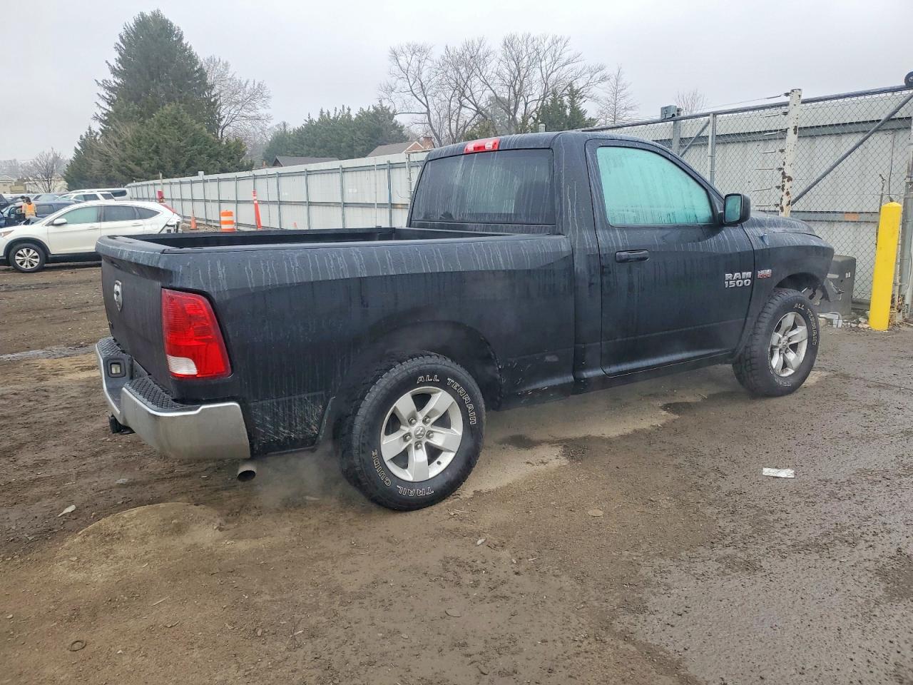 2013 RAM 1500 ST photo 3