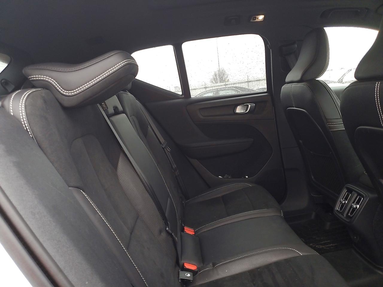 2020 VOLVO XC40 T5 R-DESIGN photo 10