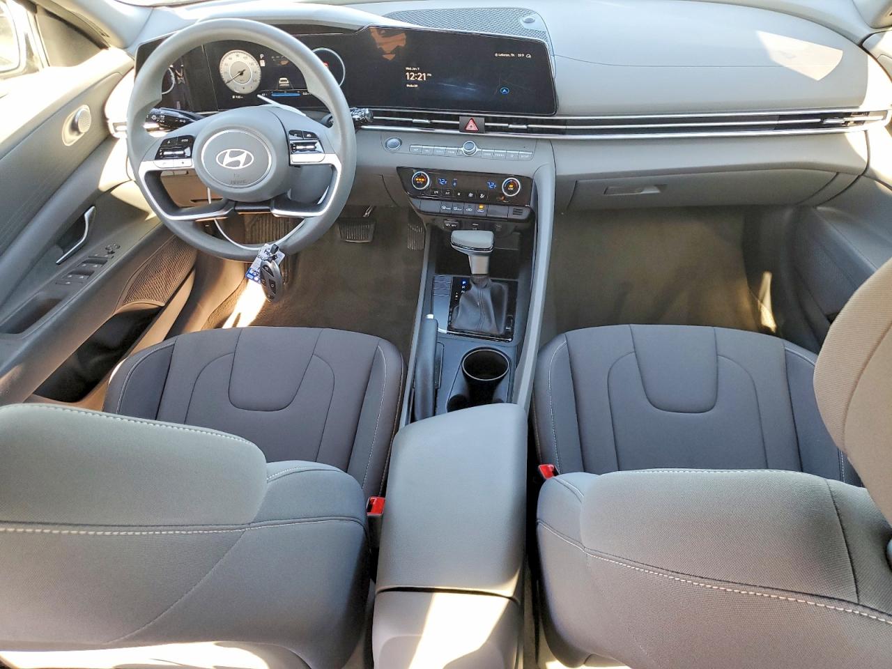 2024 HYUNDAI ELANTRA SEL photo 8