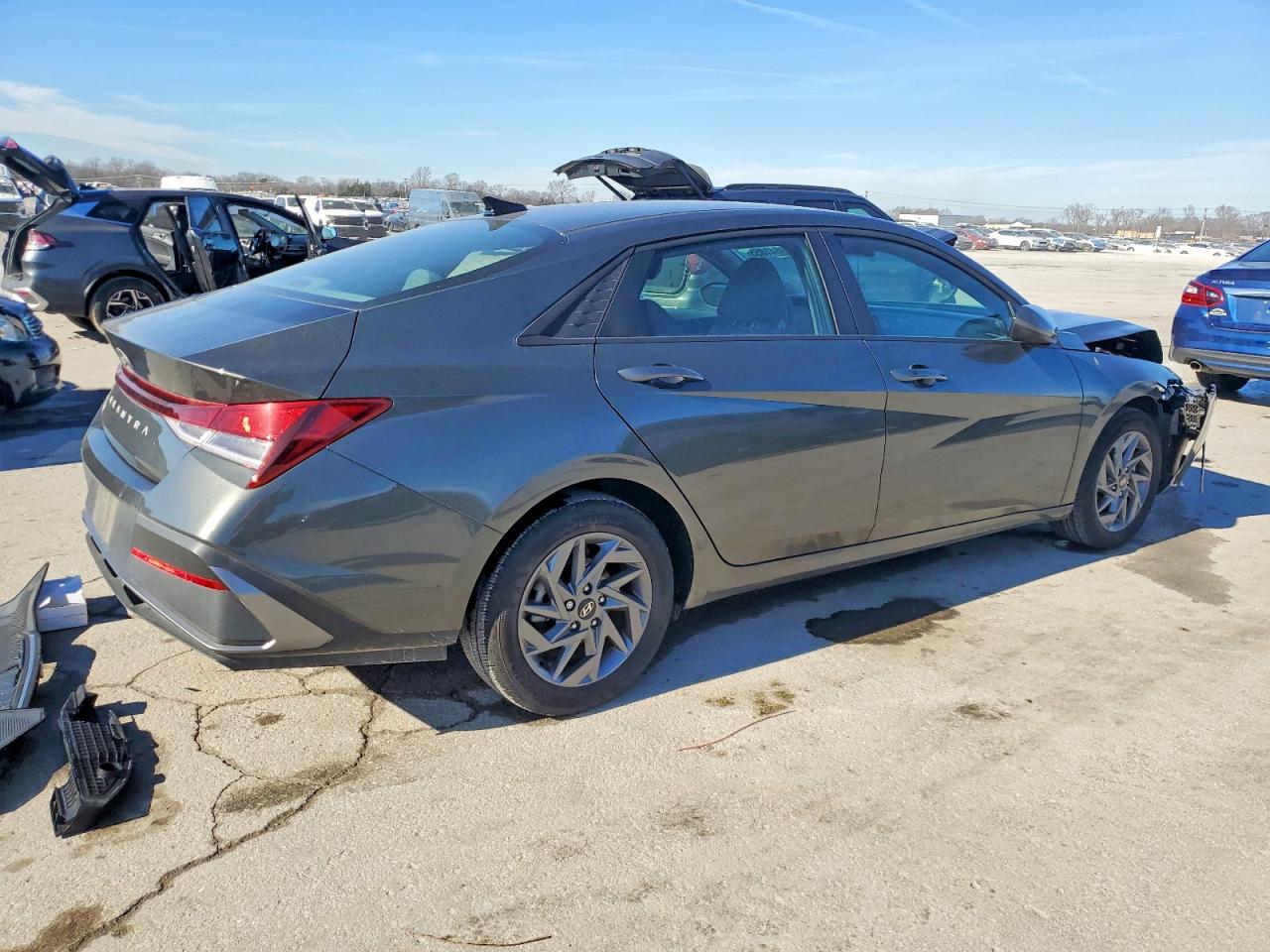 2024 HYUNDAI ELANTRA SEL photo 3