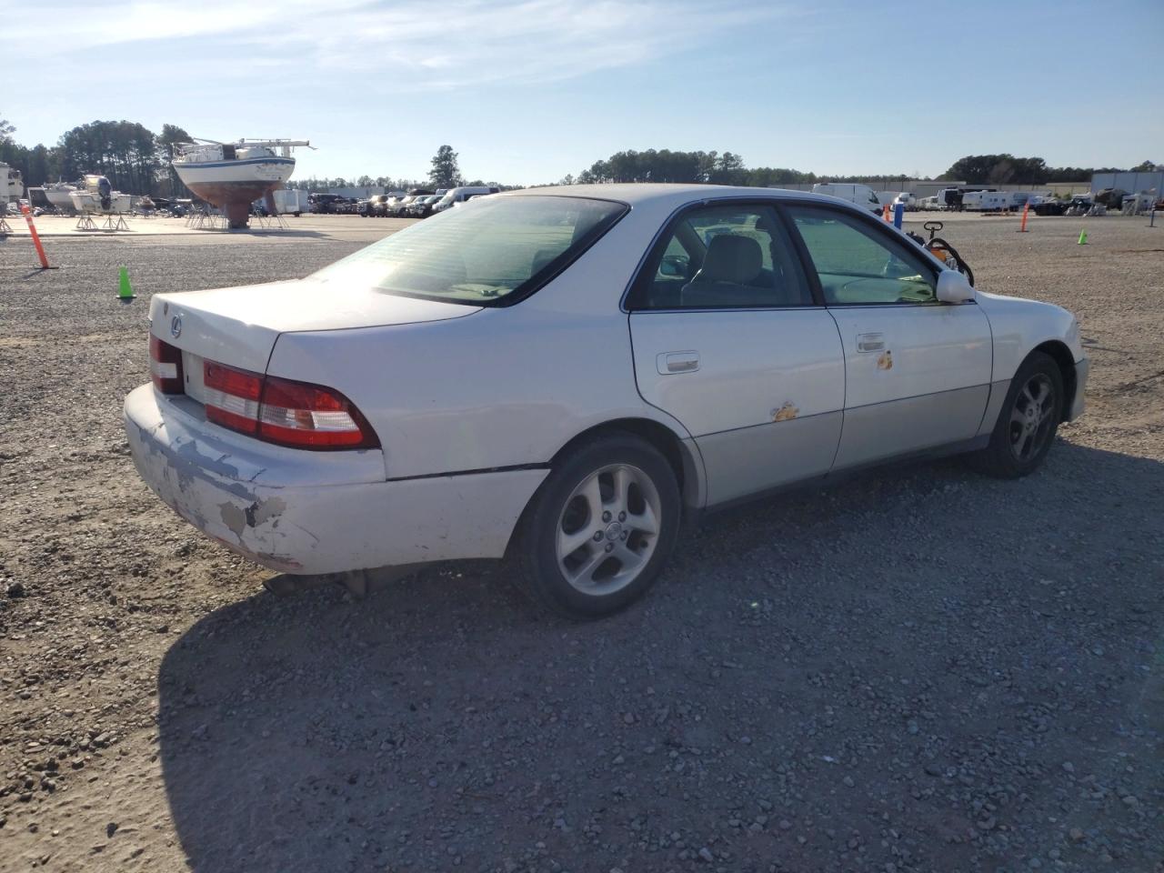 2001 LEXUS ES 300 photo 3