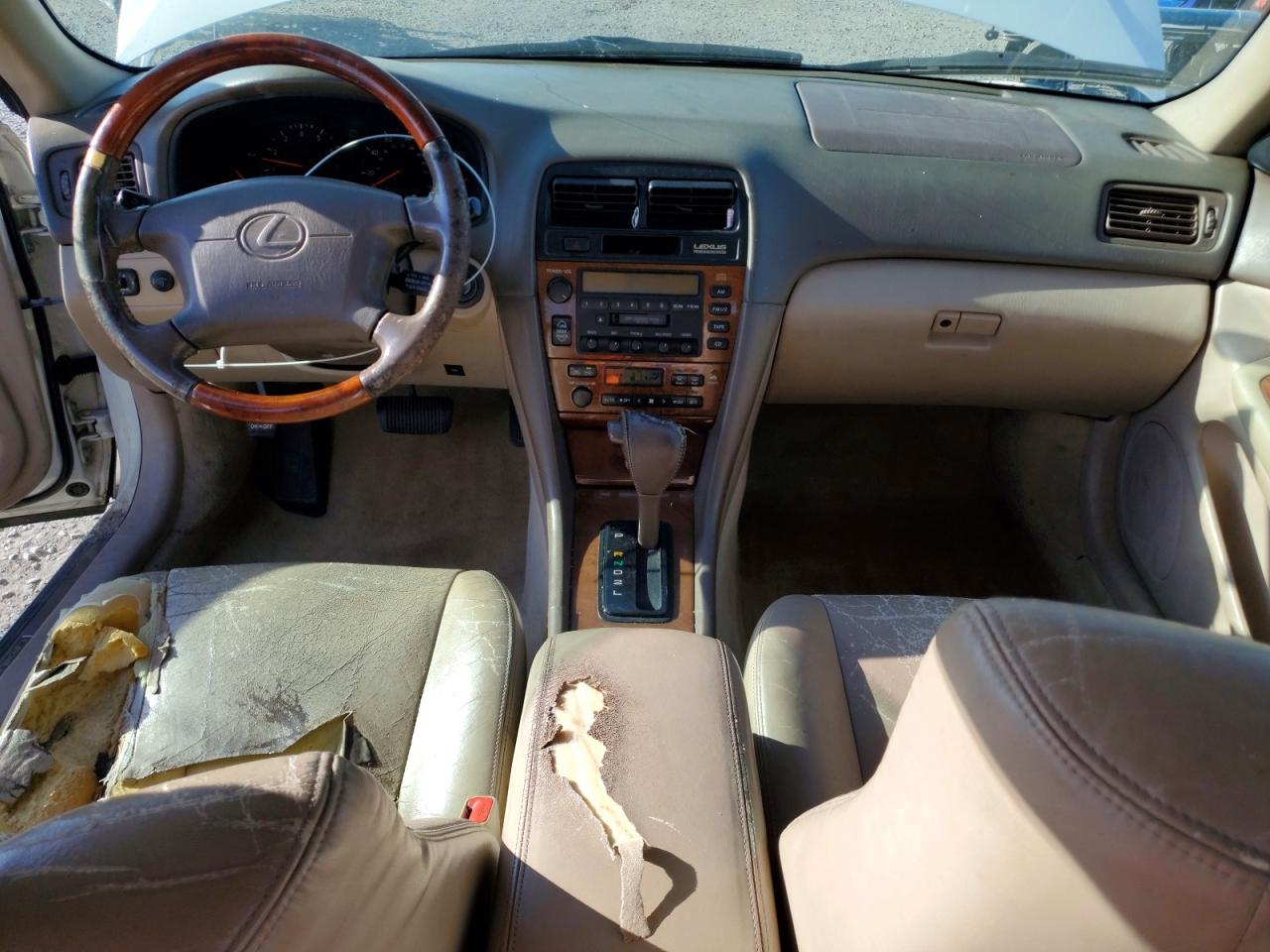 2001 LEXUS ES 300 photo 8