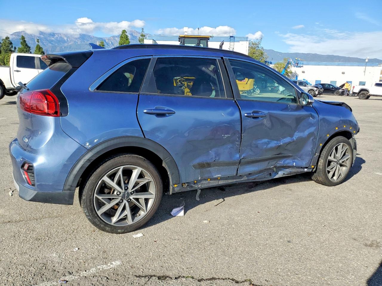 2022 KIA NIRO TOURING SPECIAL EDITION photo 3