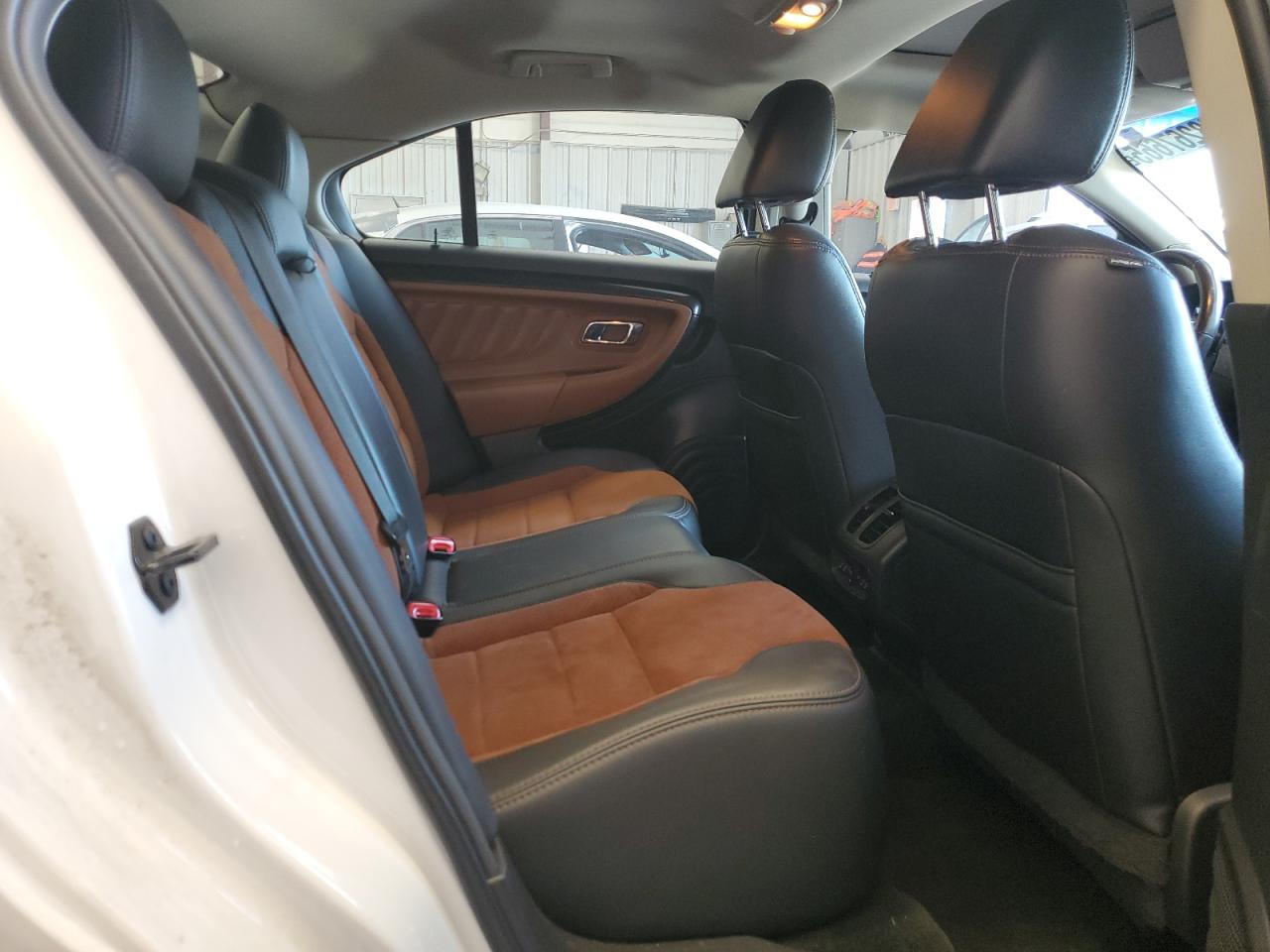 2011 FORD TAURUS SHO photo 10