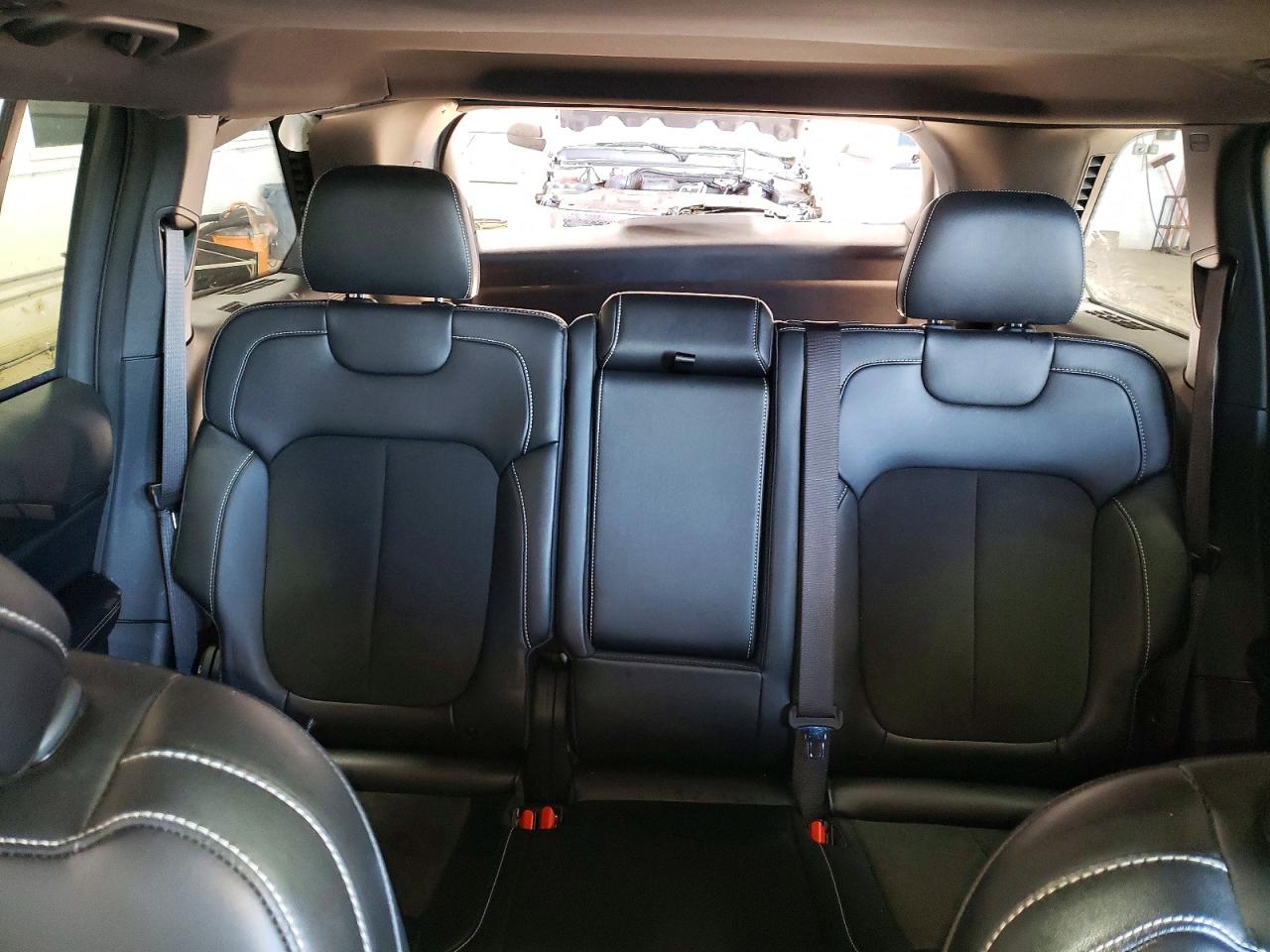 2024 JEEP GRAND CHEROKEE LAREDO photo 10