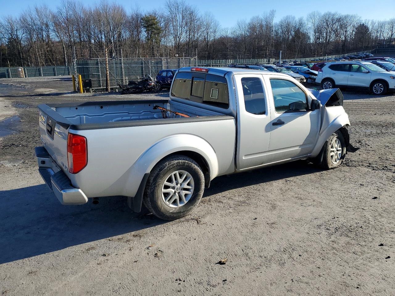 2019 NISSAN FRONTIER SV photo 3