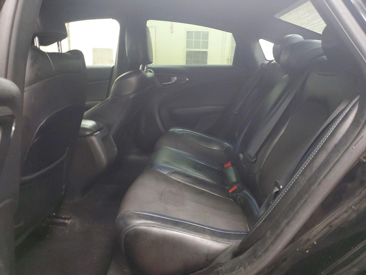 2016 CHRYSLER 200 S photo 10