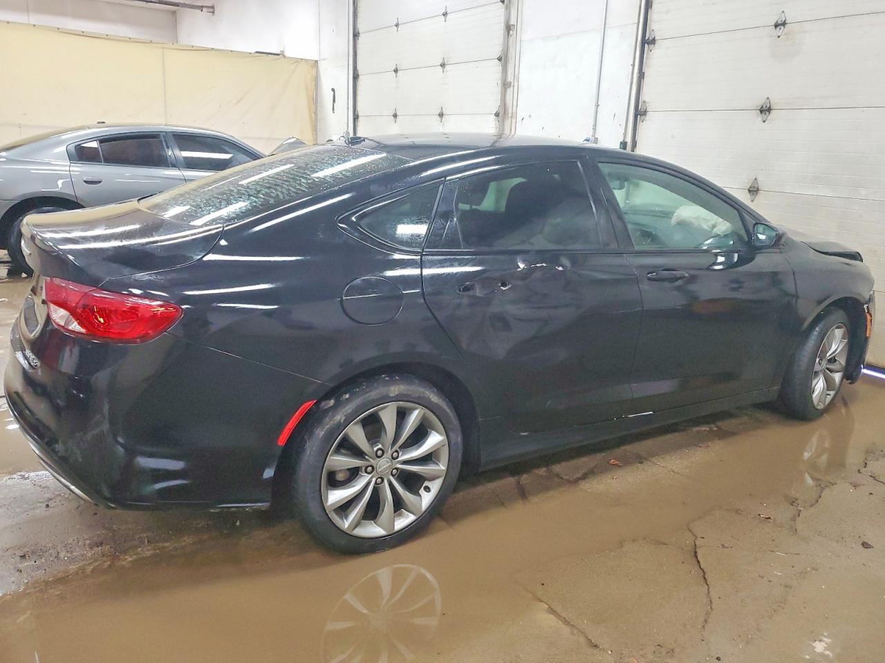 2016 CHRYSLER 200 S photo 3