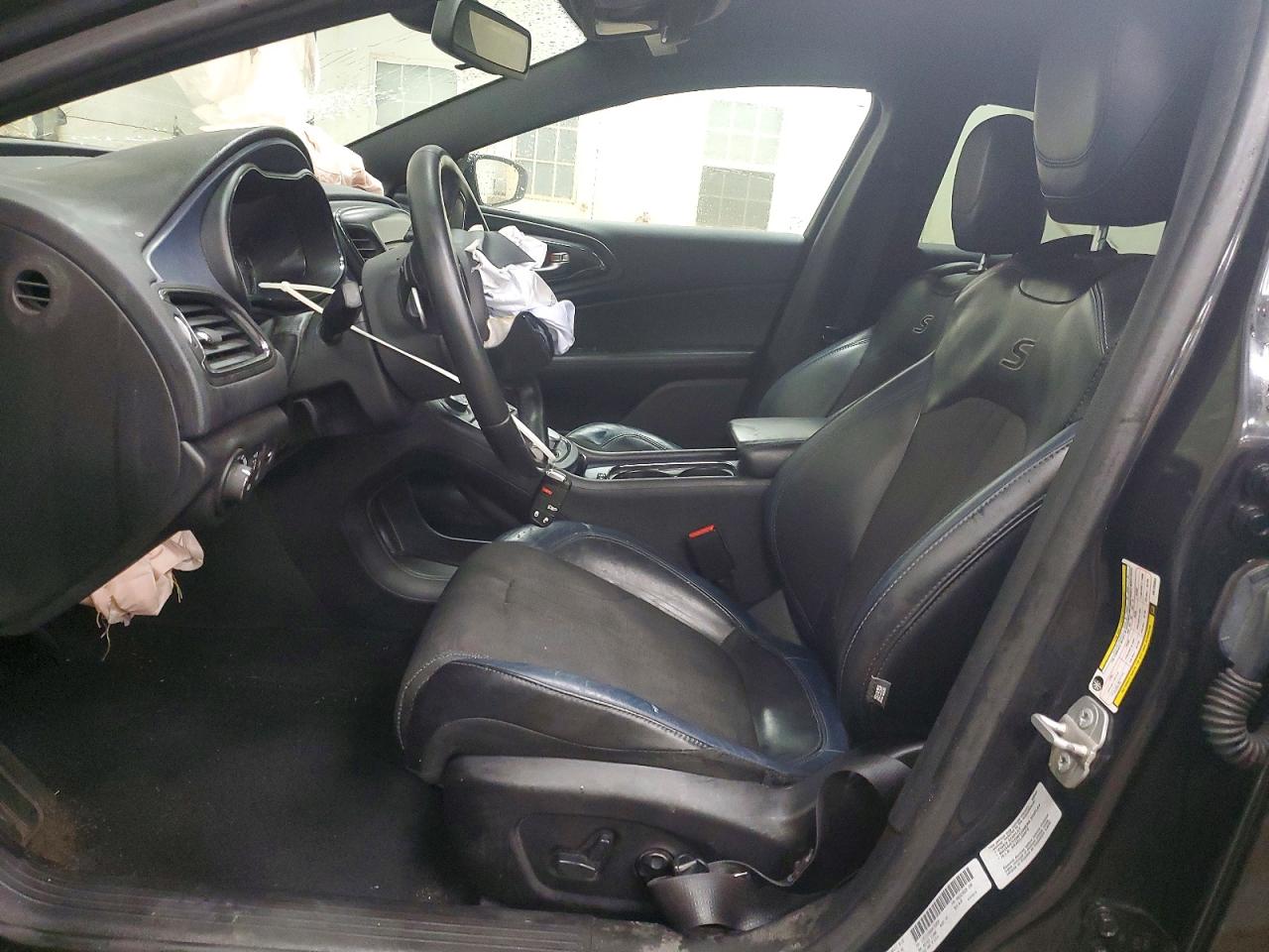 2016 CHRYSLER 200 S photo 7