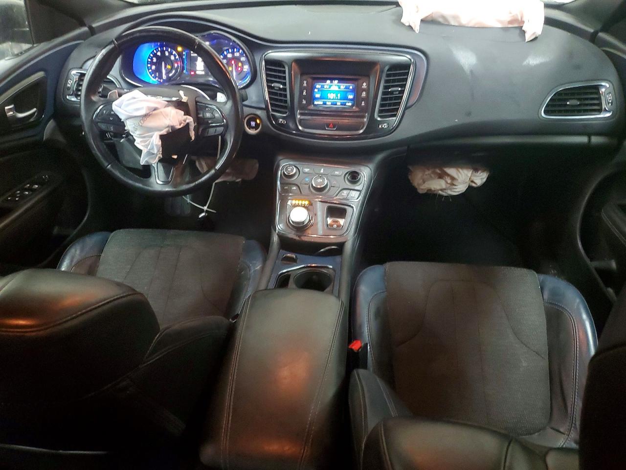 2016 CHRYSLER 200 S photo 8