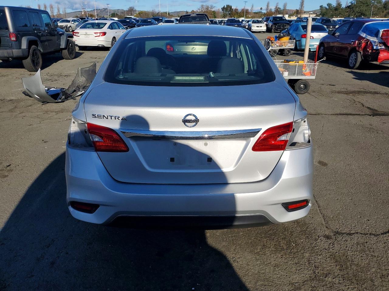 2019 NISSAN SENTRA S photo 11