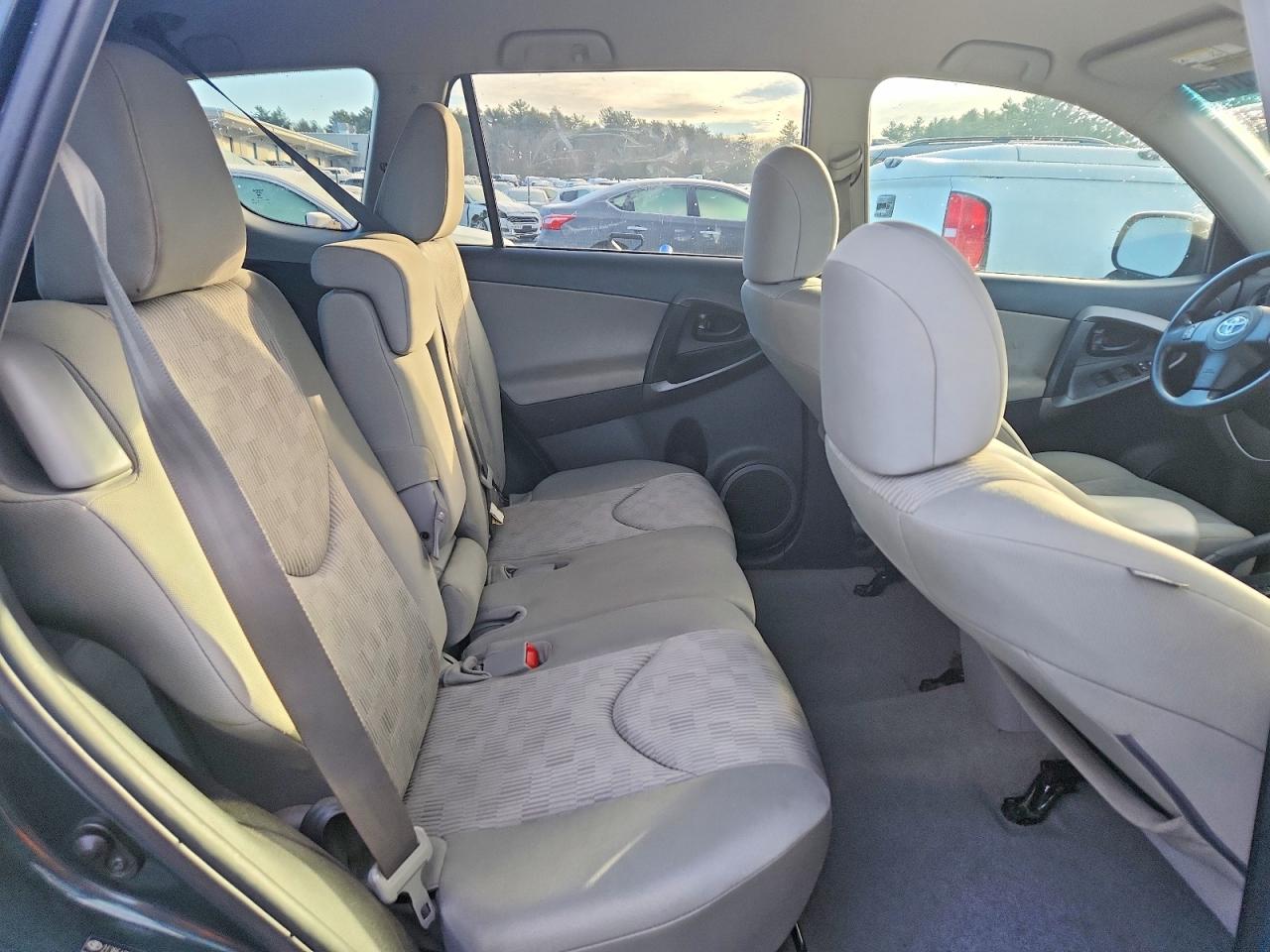 2012 TOYOTA RAV4 photo 10