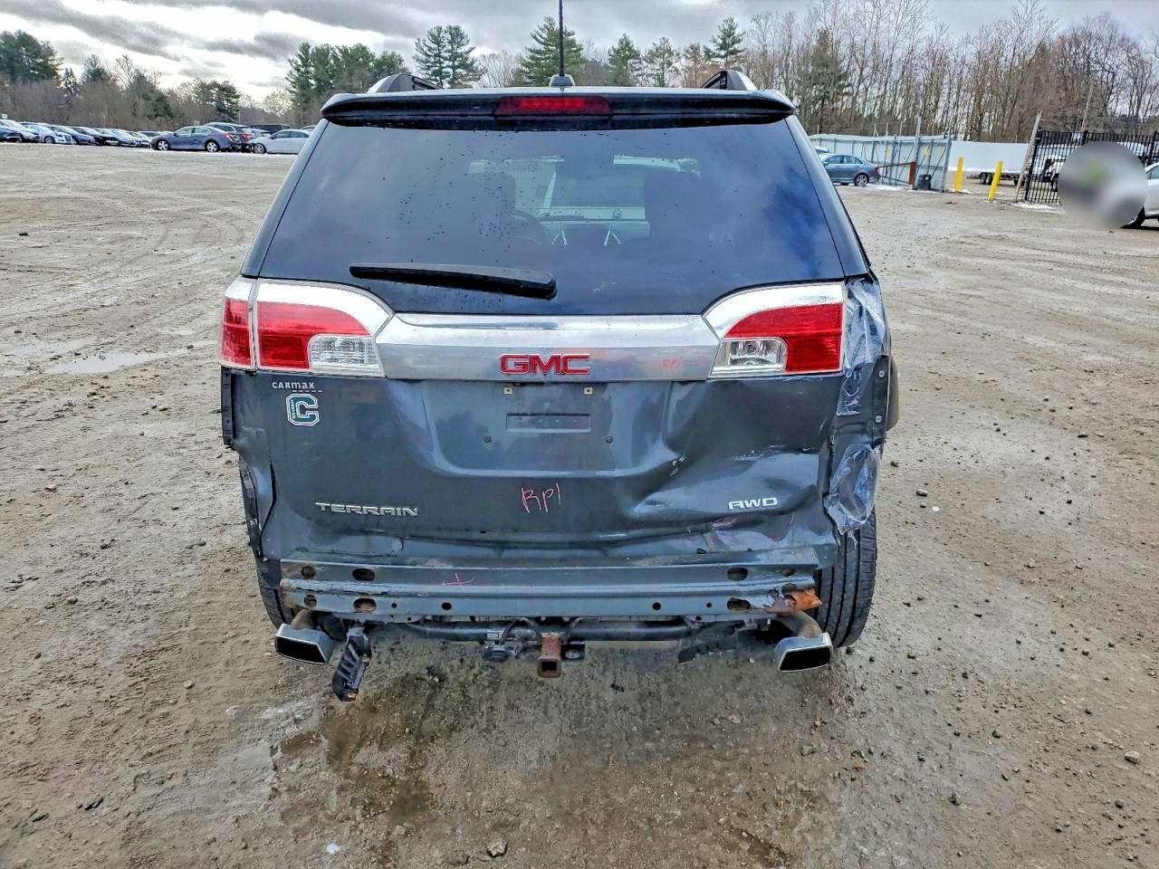 2017 GMC TERRAIN DENALI photo 6