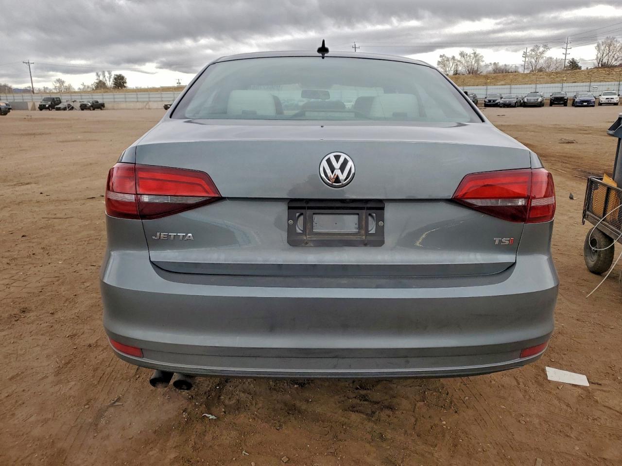 2017 VOLKSWAGEN JETTA SPORT photo 6