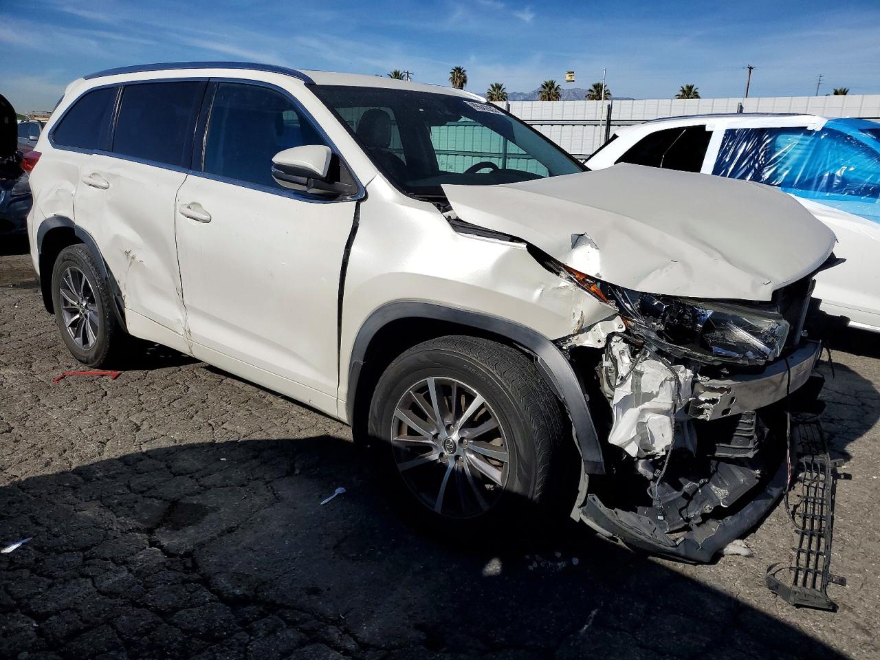 2018 TOYOTA HIGHLANDER photo 4