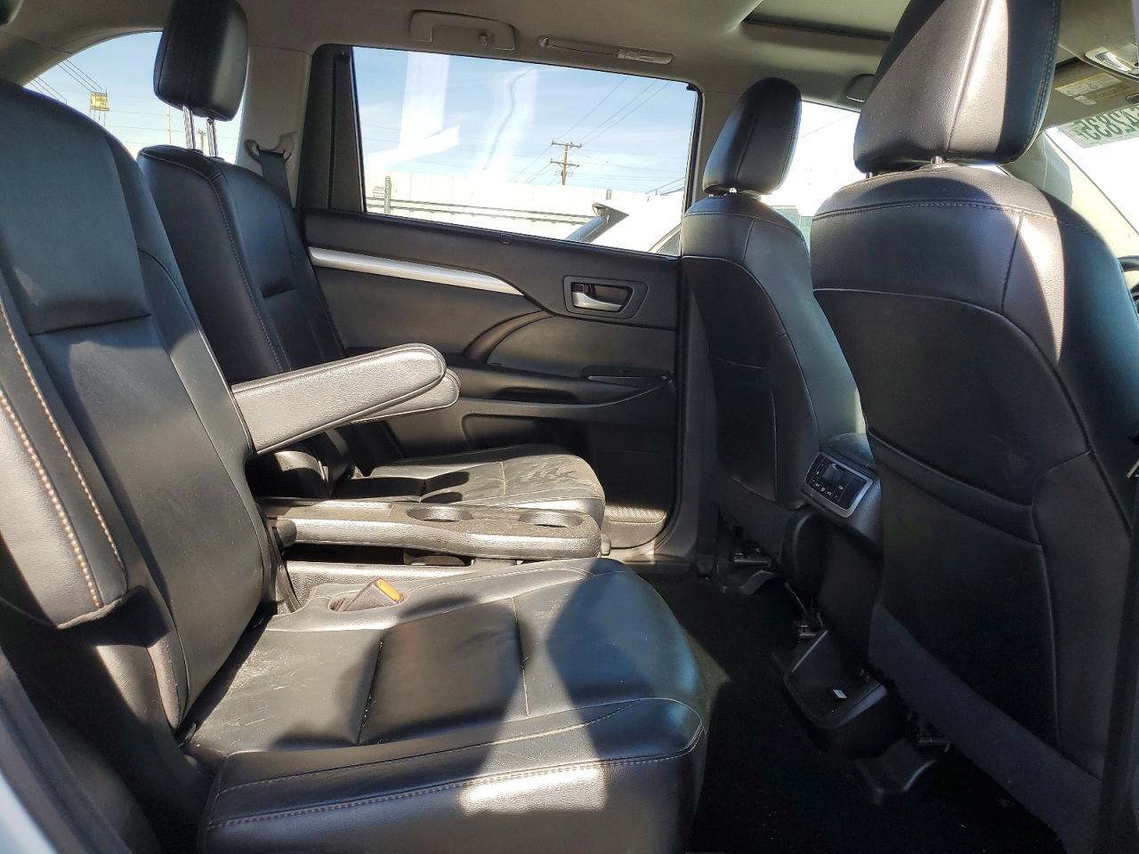 2018 TOYOTA HIGHLANDER photo 11
