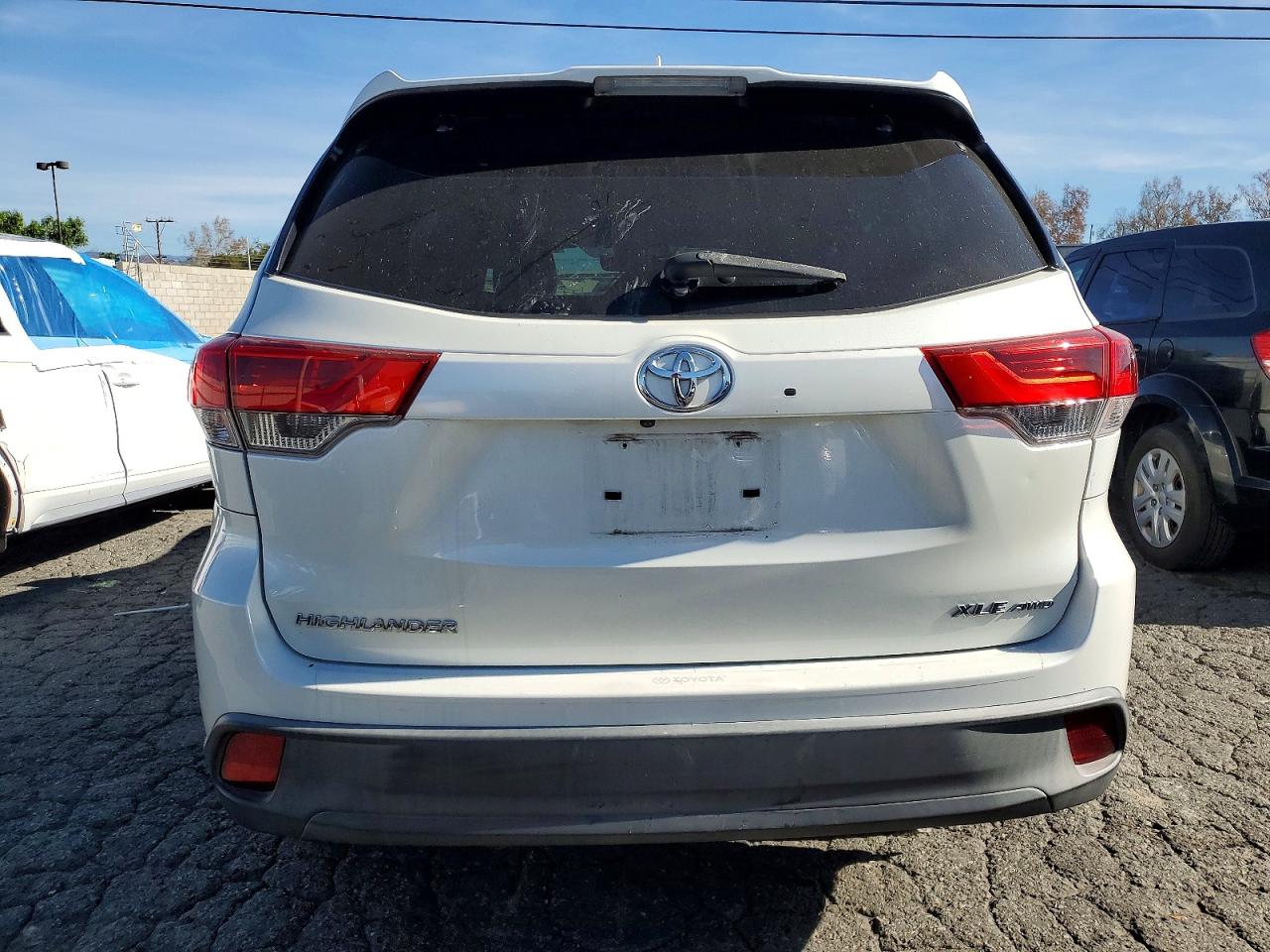 2018 TOYOTA HIGHLANDER photo 6