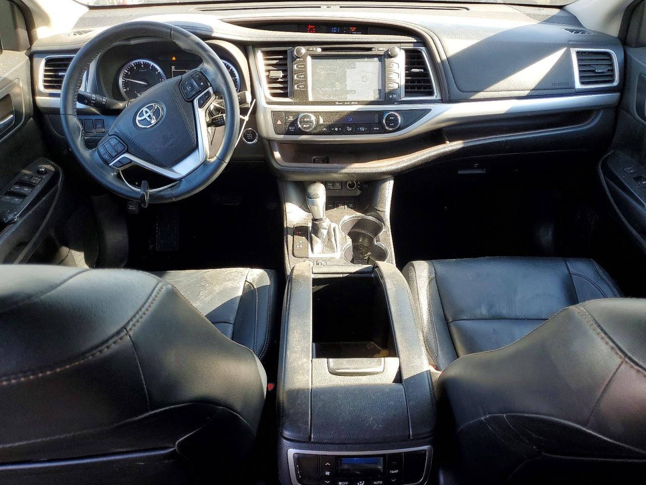 2018 TOYOTA HIGHLANDER photo 8