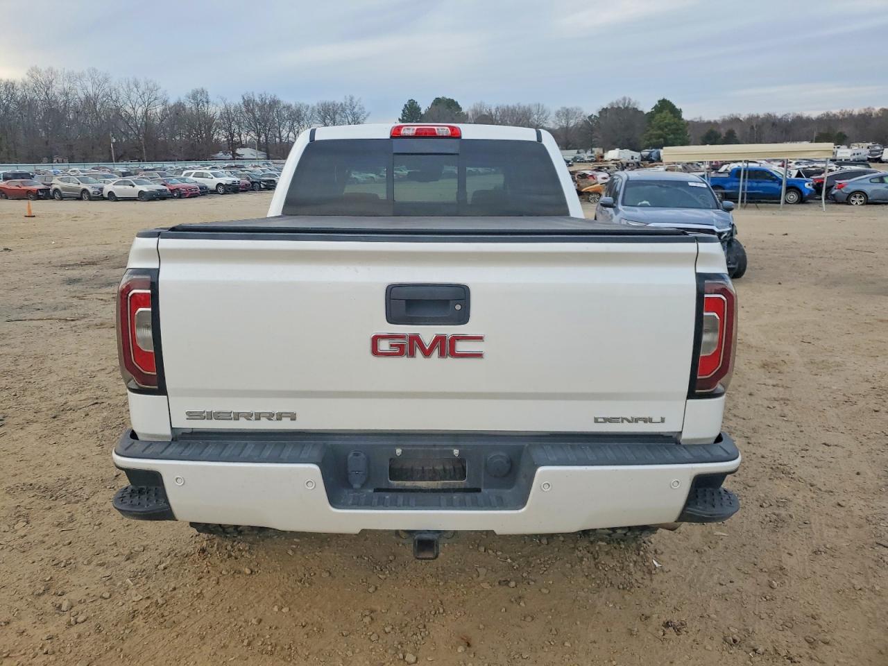 2017 GMC SIERRA K1500 DENALI photo 6