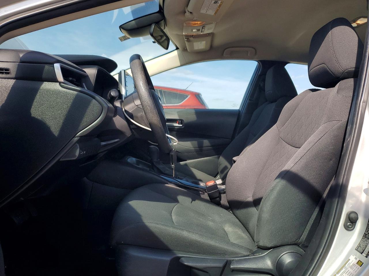 2021 TOYOTA COROLLA LE photo 7