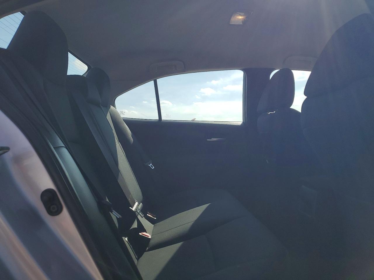 2021 TOYOTA COROLLA LE photo 10