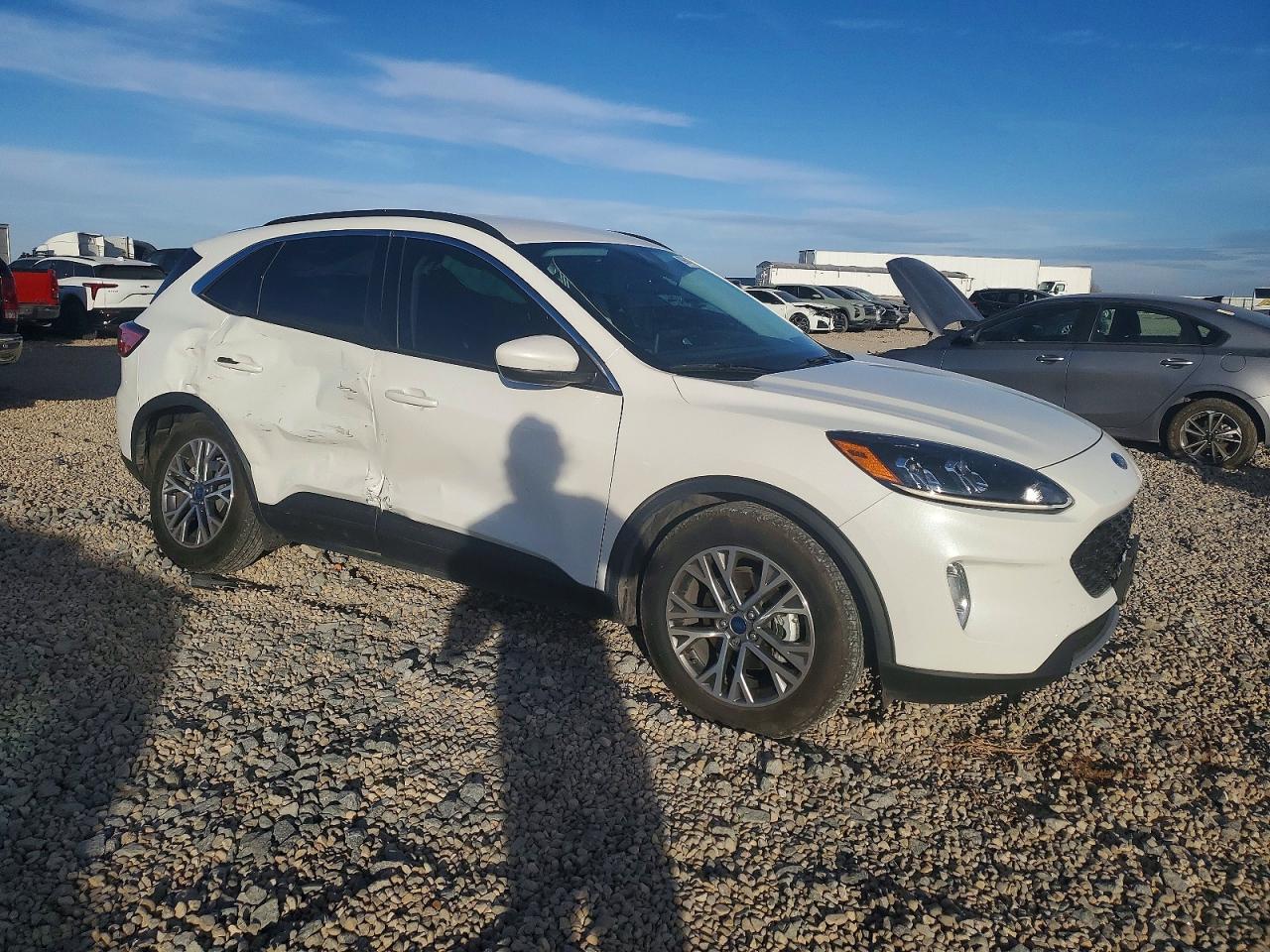 2022 FORD ESCAPE SEL photo 4