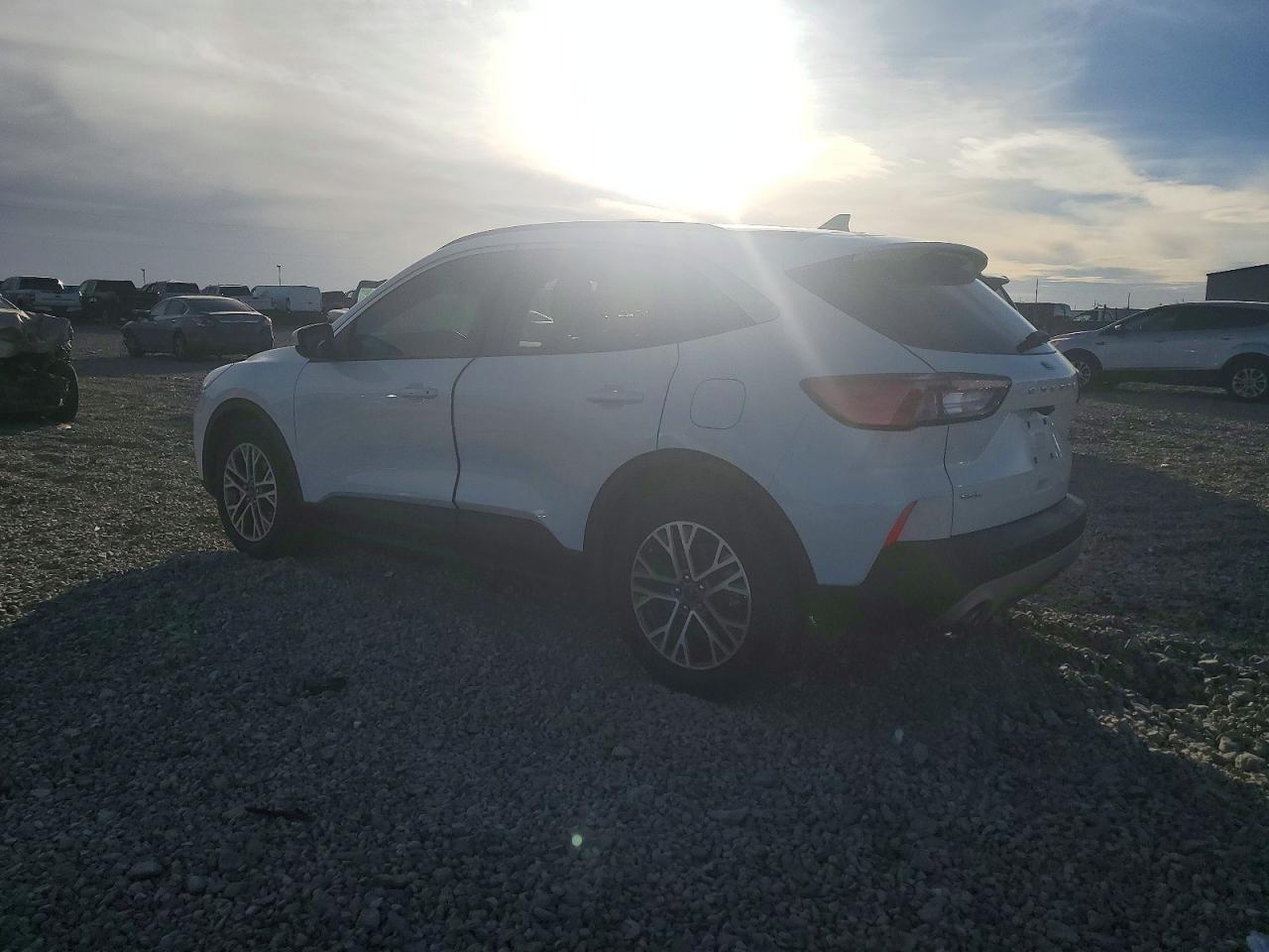 2022 FORD ESCAPE SEL photo 2