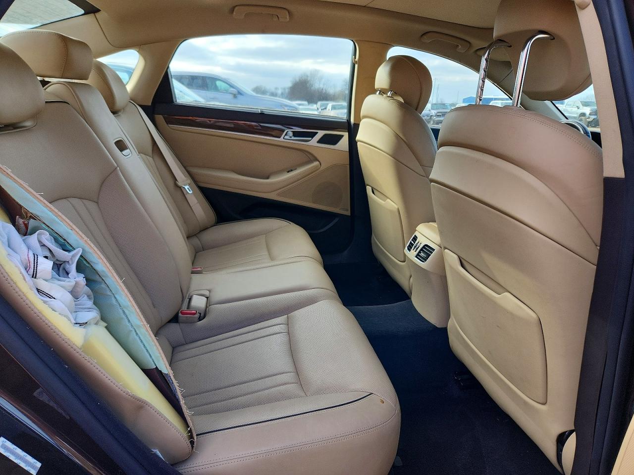 2015 HYUNDAI GENESIS 3.8L photo 17