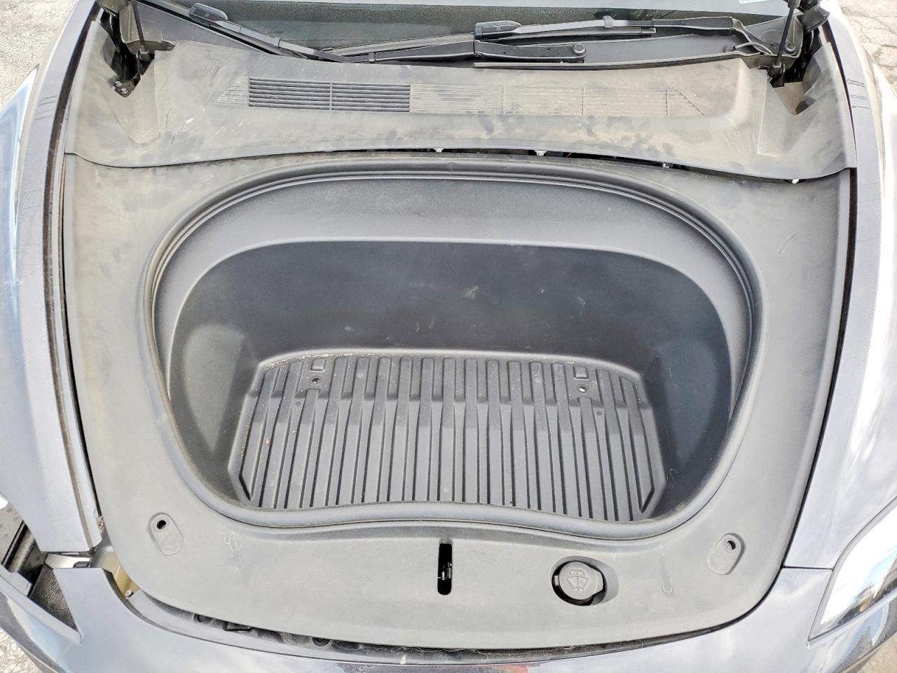 2024 TESLA MODEL 3 photo 3