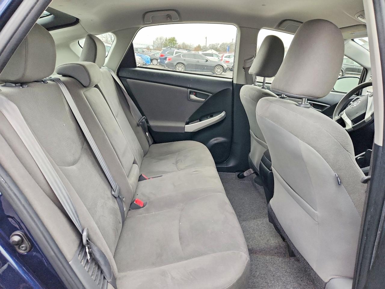 2015 TOYOTA PRIUS photo 10