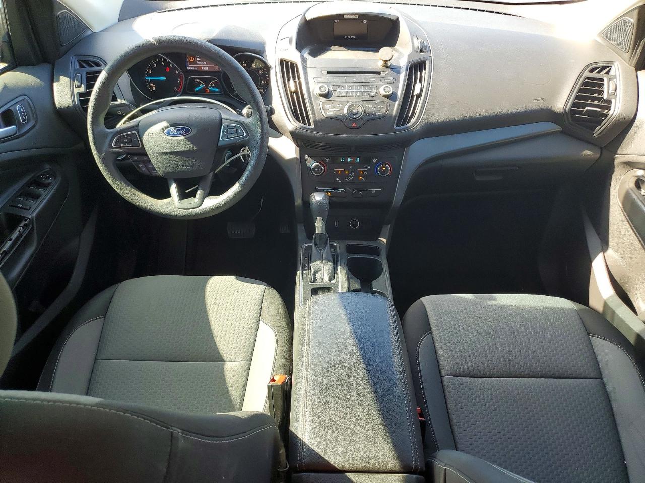 2017 FORD ESCAPE SE photo 8