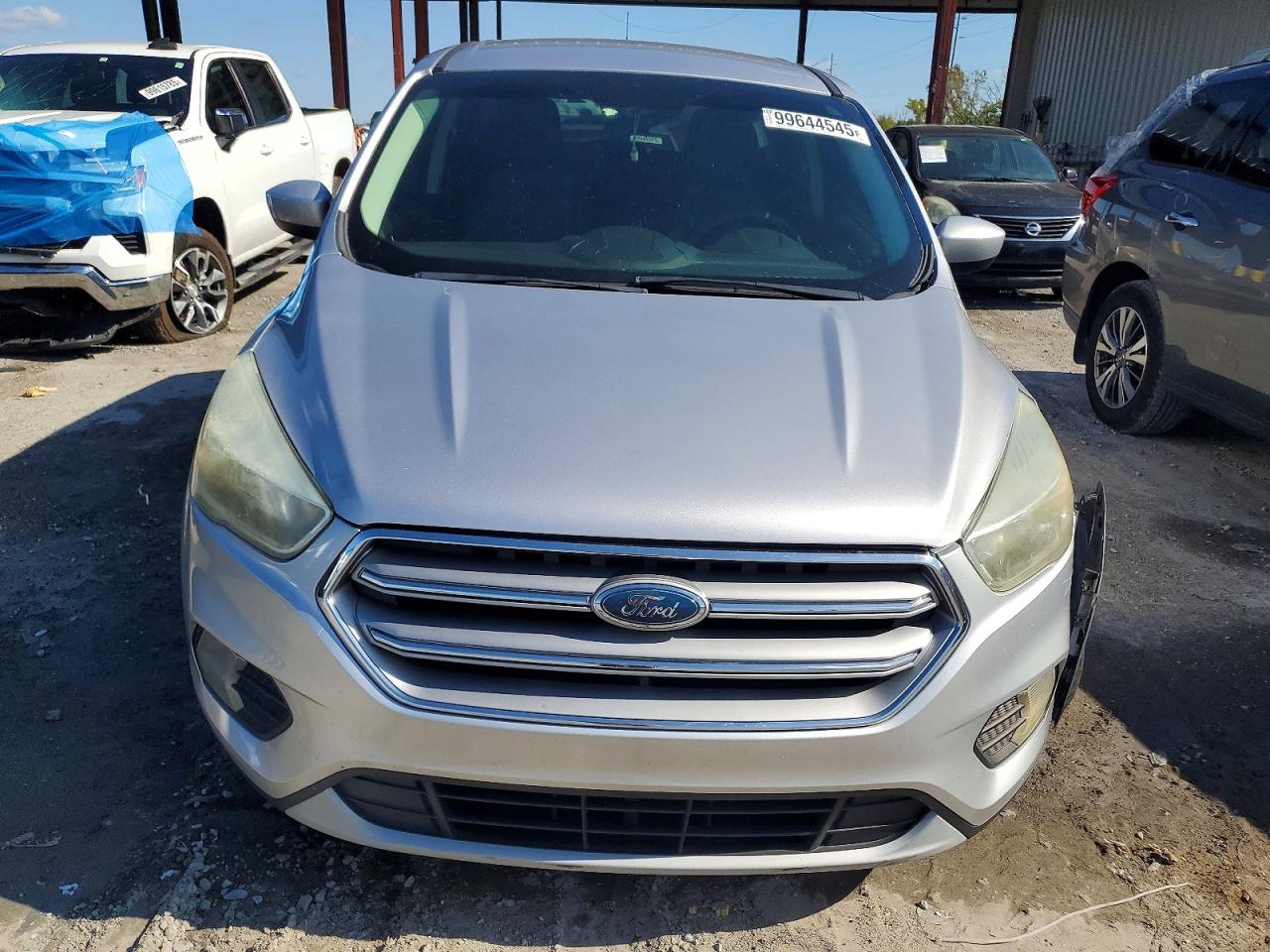 2017 FORD ESCAPE SE photo 5