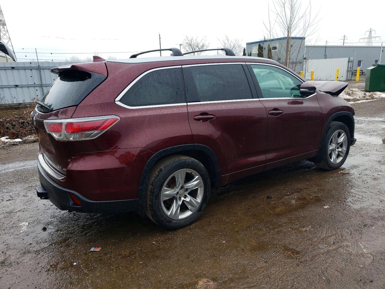 2016 TOYOTA HIGHLANDER XLE photo 3